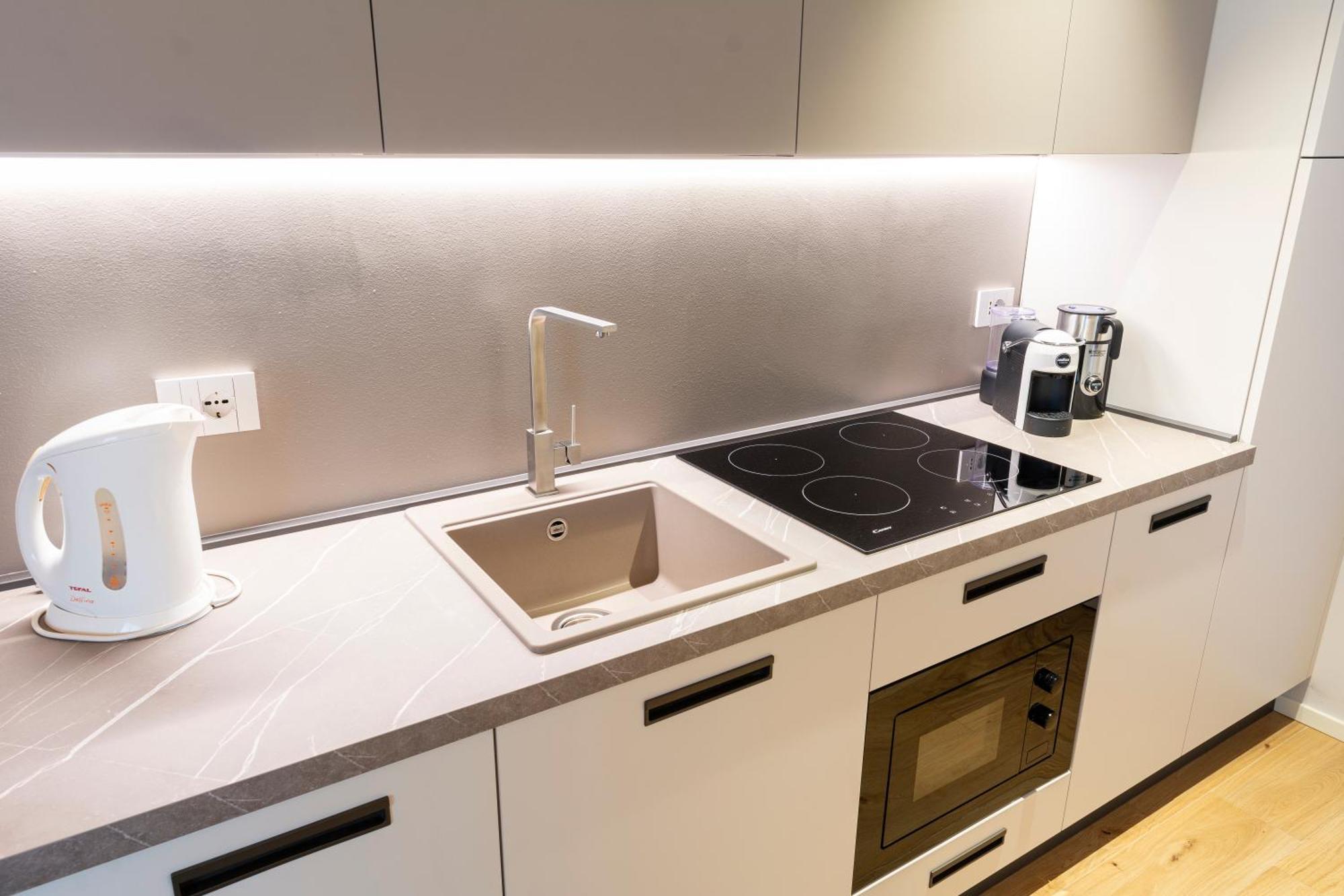 B&B Alpen Suite ปอนเตดีเลโญ ภายนอก รูปภาพ